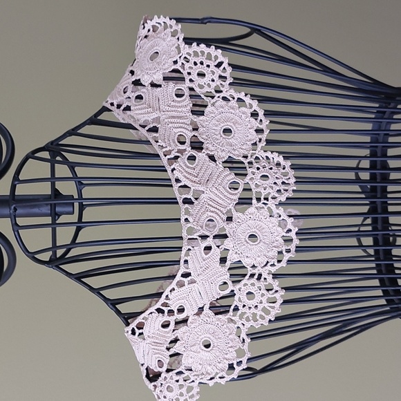 NWOT, Hand-made crochet fancy colar - Picture 5 of 8